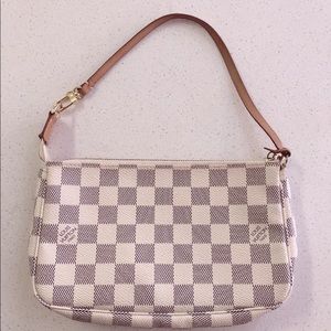 Louis Vuitton pochette accessoires